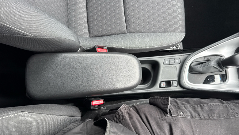 Toyota Yaris 1.5 Hybrid Design 5dr CVT Hybrid Hatchback